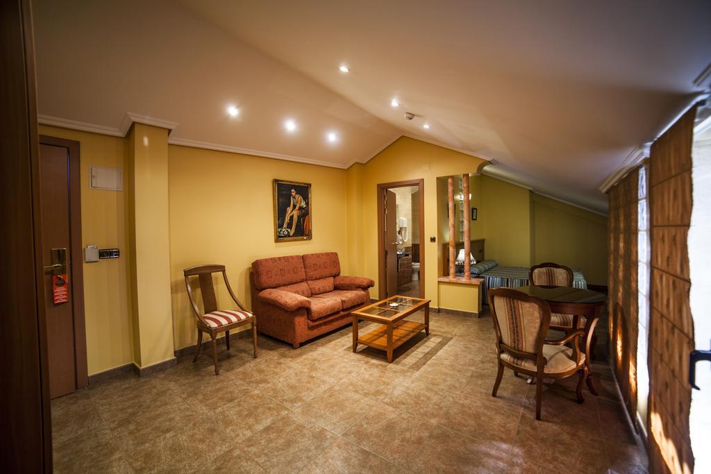 Hotel Real De Castilla Tordesillas Luaran gambar