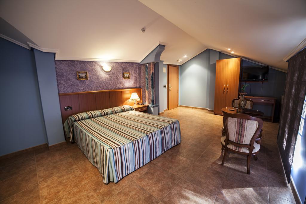 Hotel Real De Castilla Tordesillas Bilik gambar
