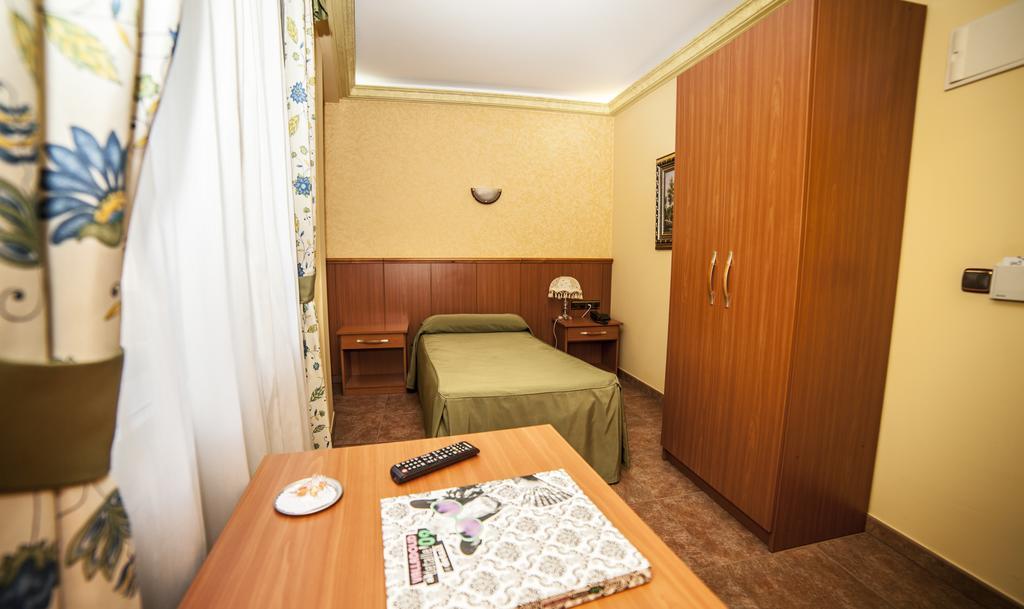 Hotel Real De Castilla Tordesillas Bilik gambar