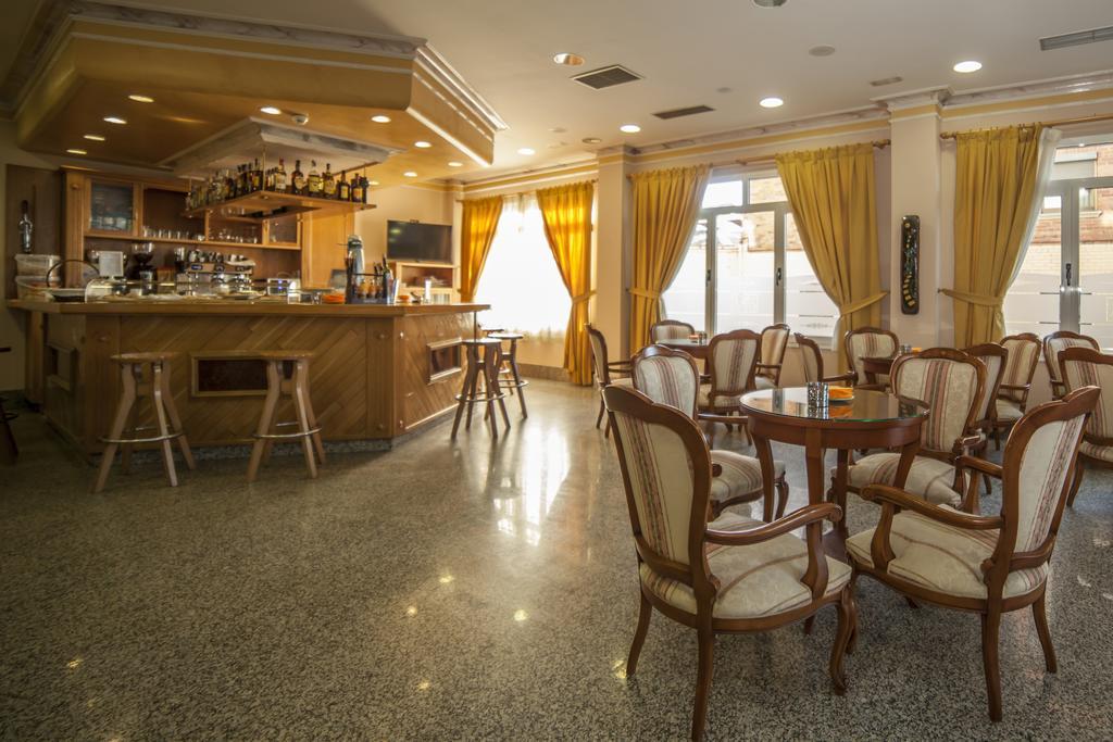Hotel Real De Castilla Tordesillas Luaran gambar