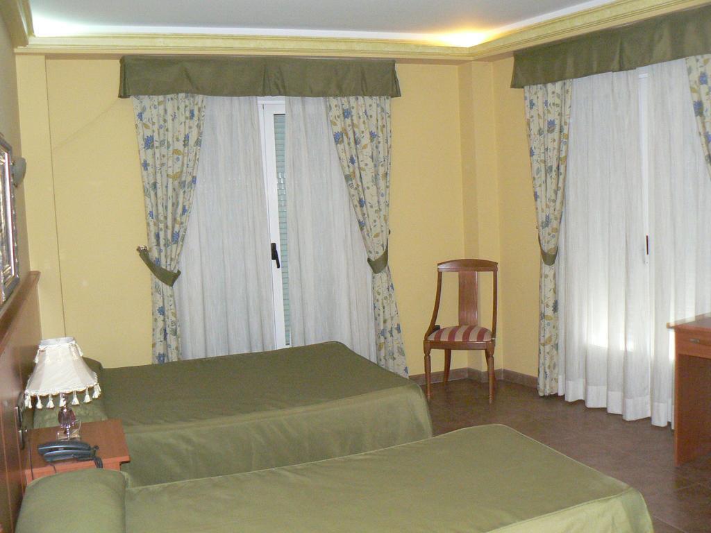 Hotel Real De Castilla Tordesillas Bilik gambar