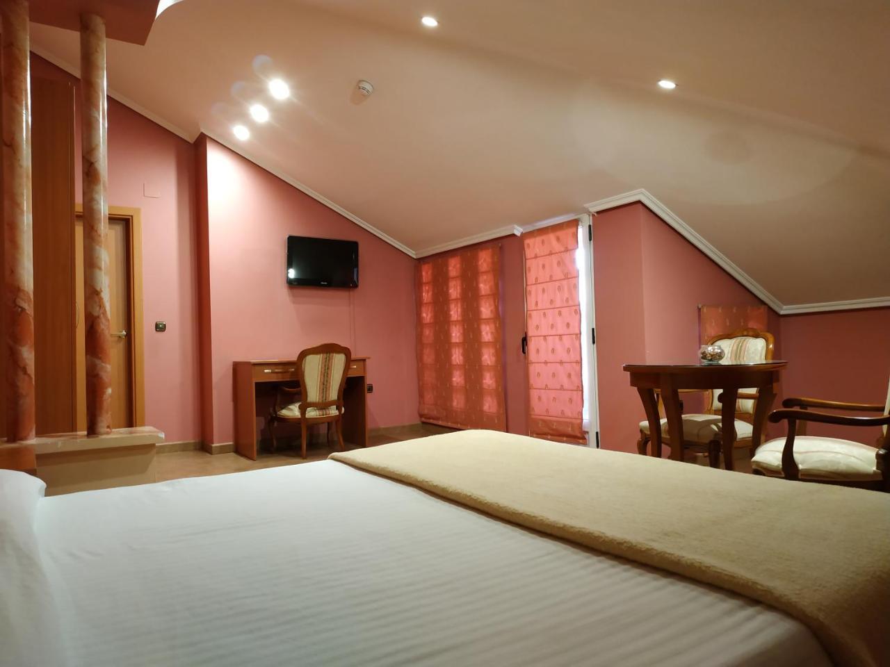 Hotel Real De Castilla Tordesillas Luaran gambar