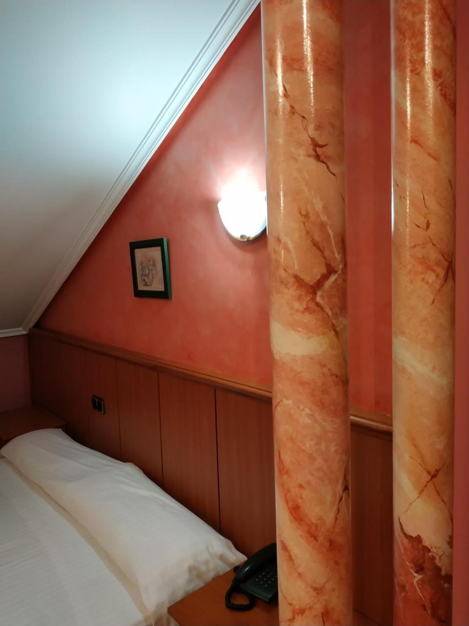 Hotel Real De Castilla Tordesillas Luaran gambar