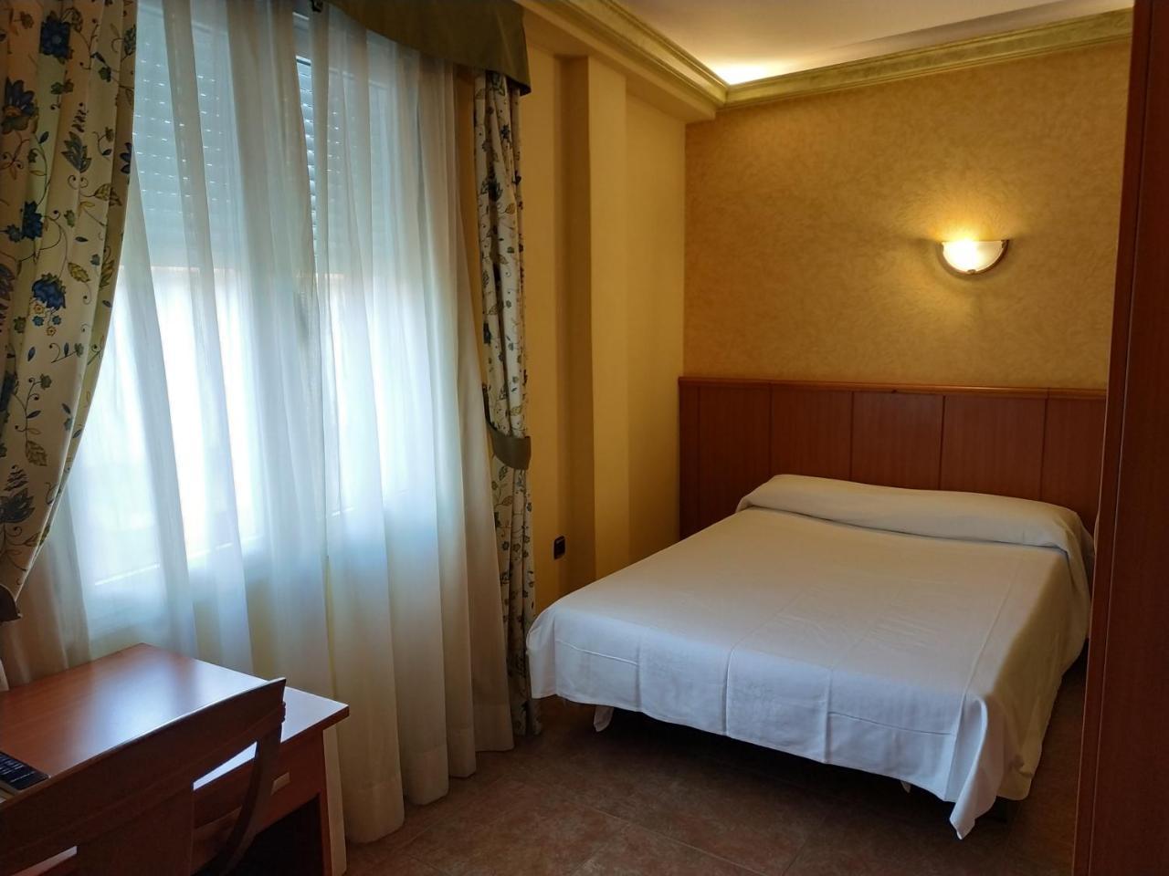 Hotel Real De Castilla Tordesillas Luaran gambar