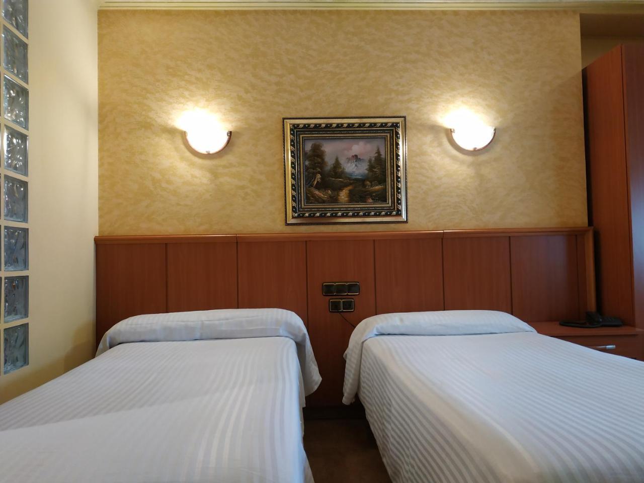 Hotel Real De Castilla Tordesillas Luaran gambar