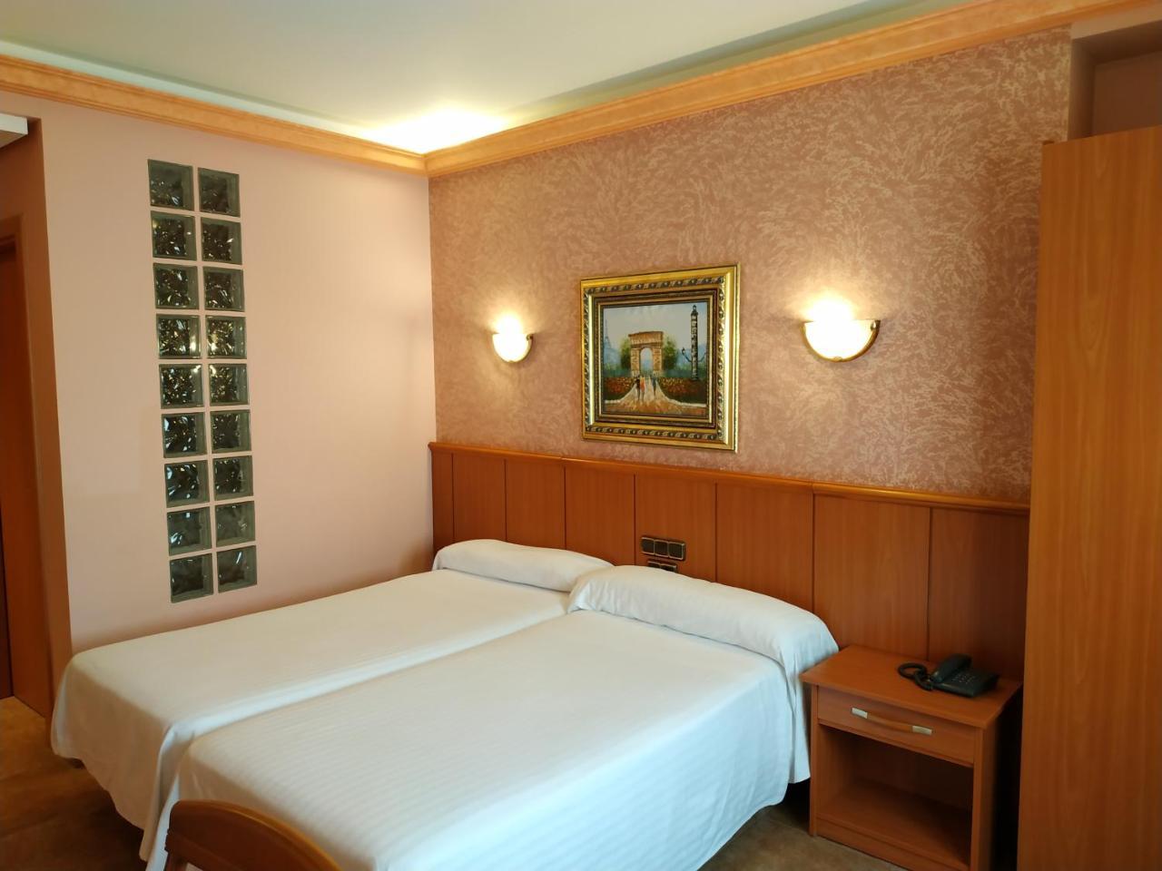 Hotel Real De Castilla Tordesillas Luaran gambar